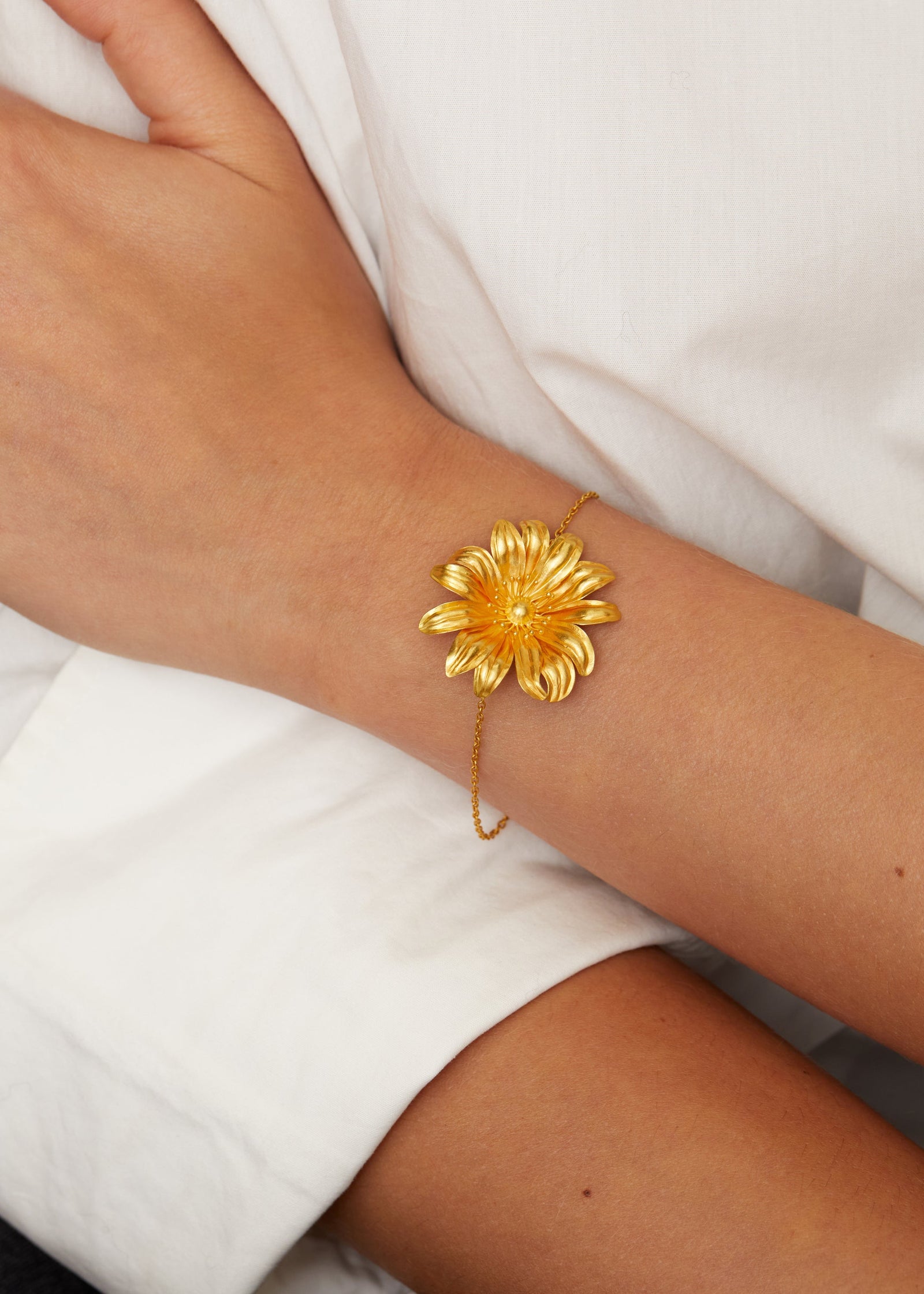 18kt Gold PSTM Myanmar Secret Garden Small Magnolia Bracelet 18kt Gold PSTM Myanmar Secret Garden Small Magnolia Bracelet