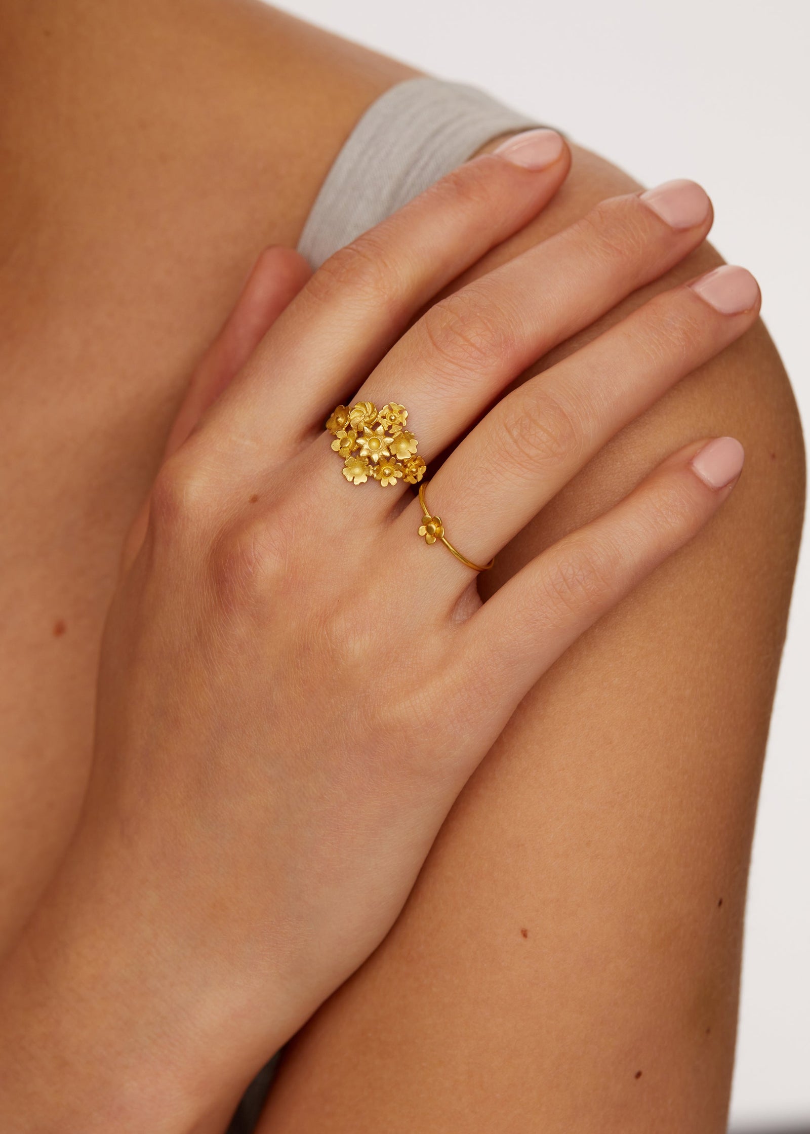 Small Flower Gold Ring Design 18kt Gold Flower Cluster Ring