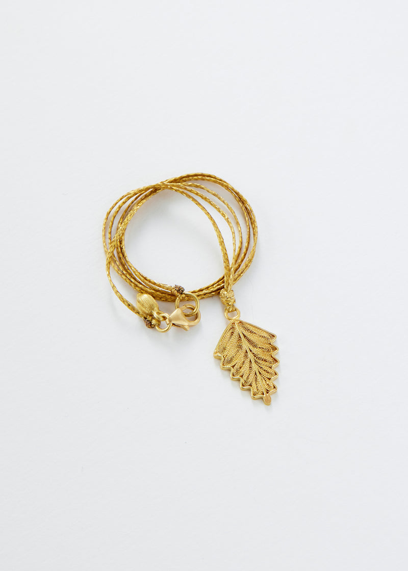 18kt Colombian Gold Zigzag Filigree Leaf Pendant on Cord – Pippa Small