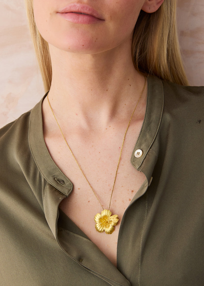 18kt Gold PSTM Myanmar Bee on Flower Pendant on Cord