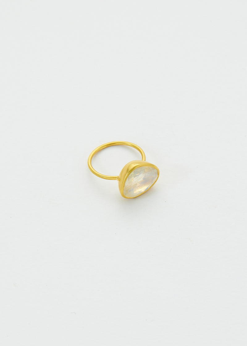 18kt Gold Rainbow Moonstone Cup Ring