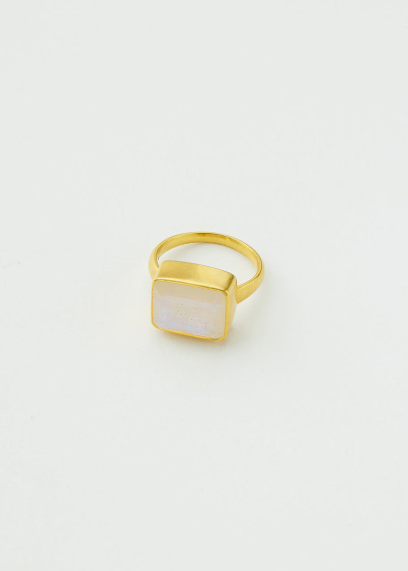 18kt Gold Rainbow Moonstone Square Greek Ring