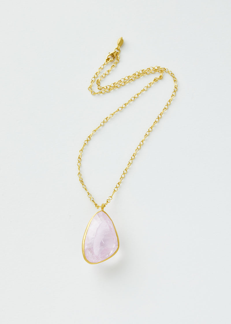 18kt Gold Koh-i-Noor Kunzite Amulet on Chain