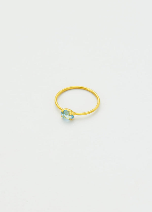 18kt Gold Indigo Aquamarine Claw Set Cup Ring