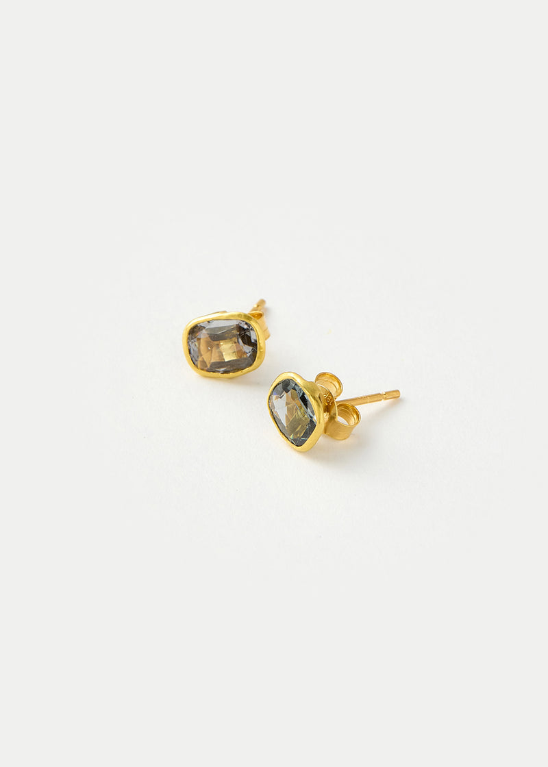 18kt Gold The Middle Path Spinel Classic Studs
