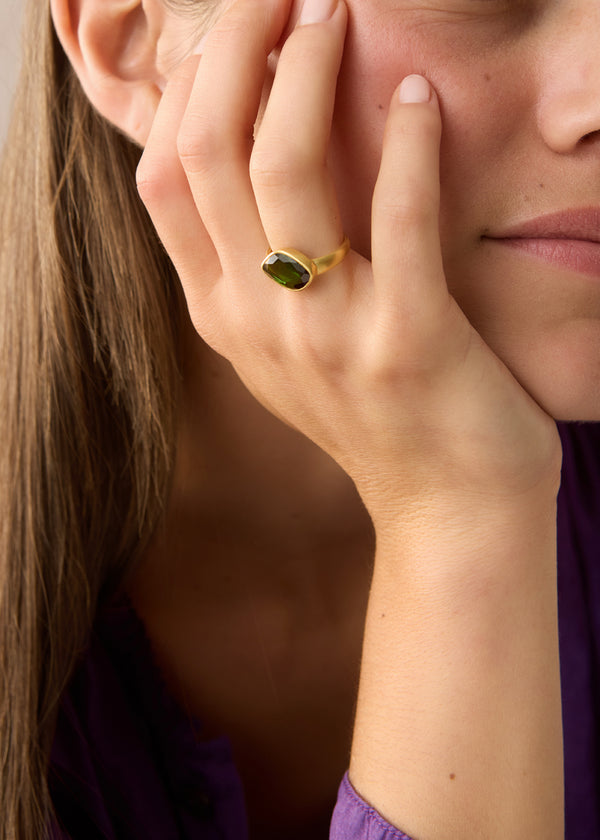 18kt Gold Green Tourmaline Greek Ring