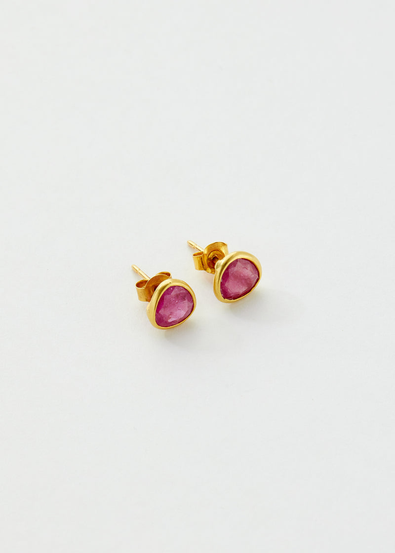 18kt Gold Ruby Classic Studs