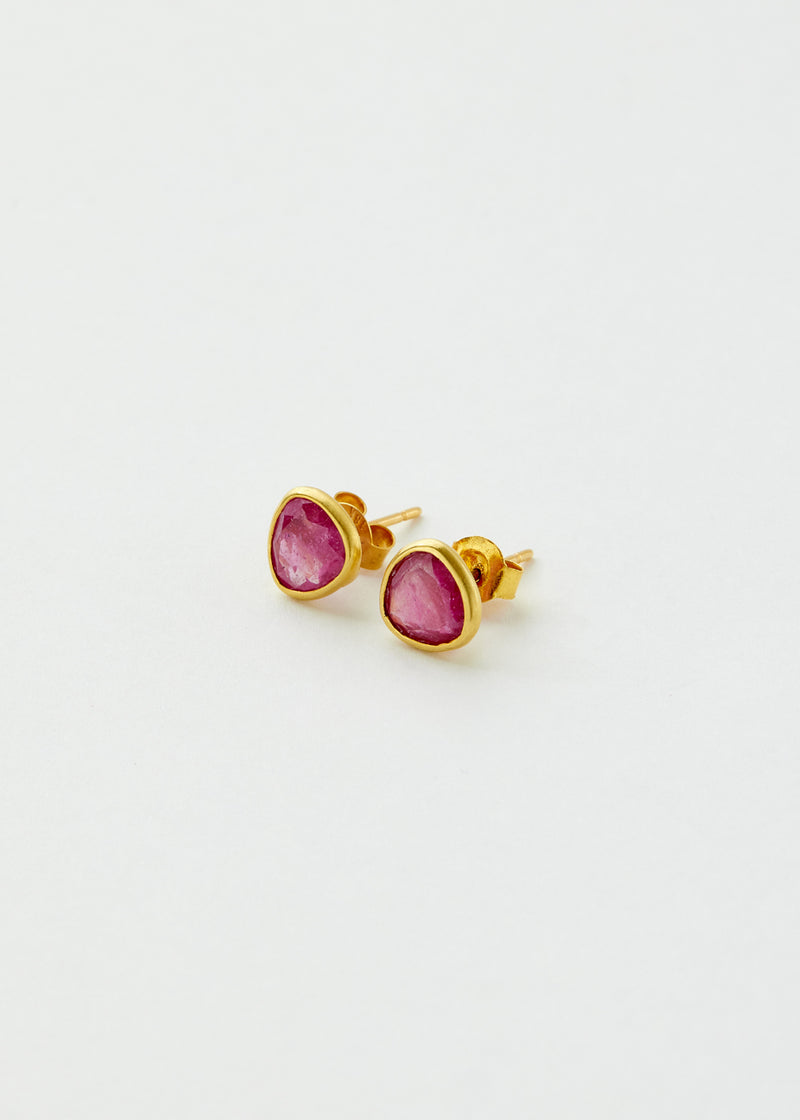 18kt Gold Ruby Classic Studs