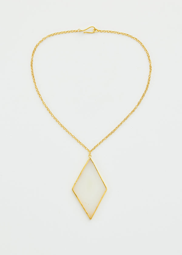 <strong>Dimensions</strong> <strong>Material Composition</strong> 18kt Gold Plated Sterling Silver &amp; Agate
