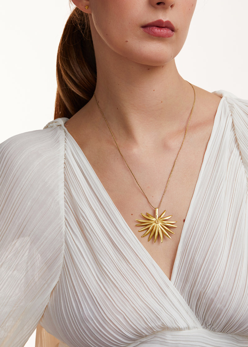 18kt rose gold small palm leaf pendant necklace